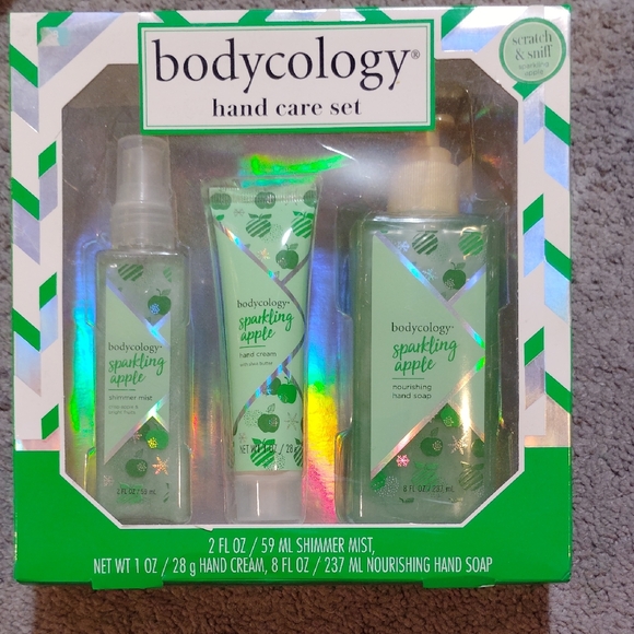 Bodycology Other - Bodycology Sparkling Apple Hand Care Set - Green